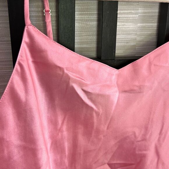 NWOT Neiman Marcus 100% silk tank top Cami size small - Picture 2 of 5